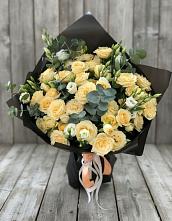 Букет цветов из:  Розы и Лизиантусы #REPLACE_PRED# Юбилейном