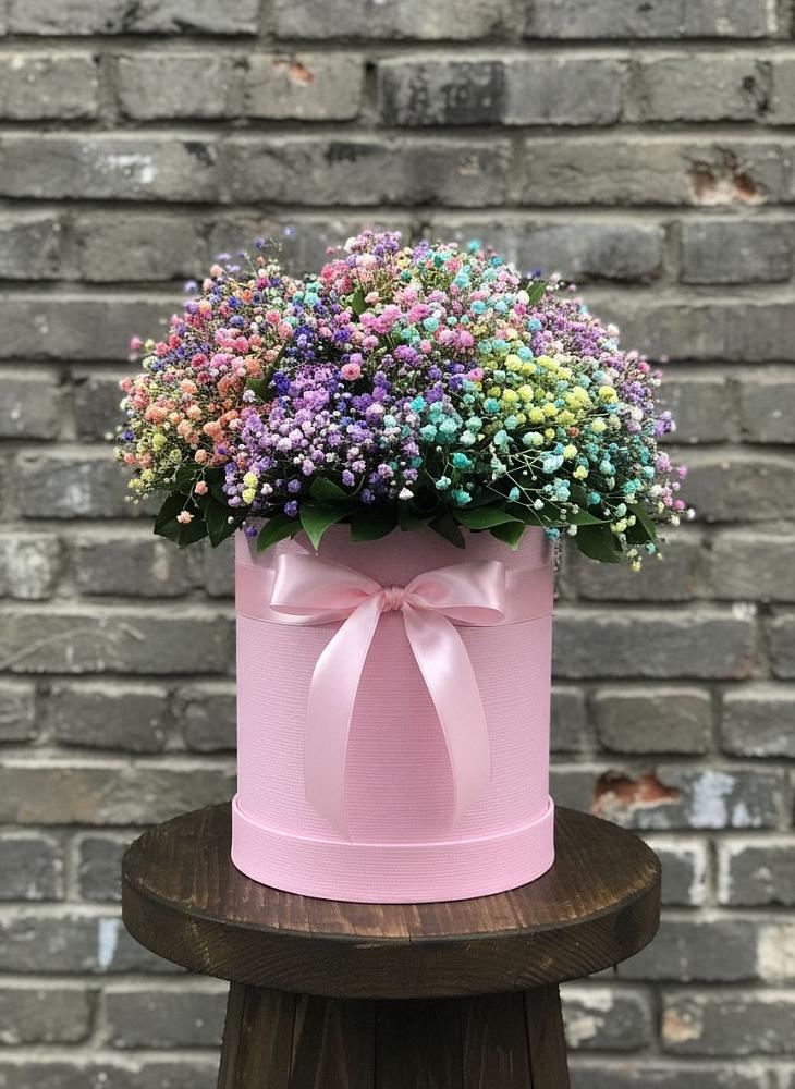 Цветочная композиция из Гипсофила и Розы в шляпной коробке в Юбилейном