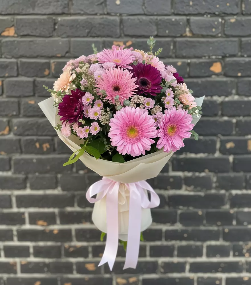 Букет цветов из: Герберы и Хризантемы в Юбилейном