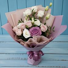 Букет цветов из:  Розы и Лизиантусы в Юбилейном