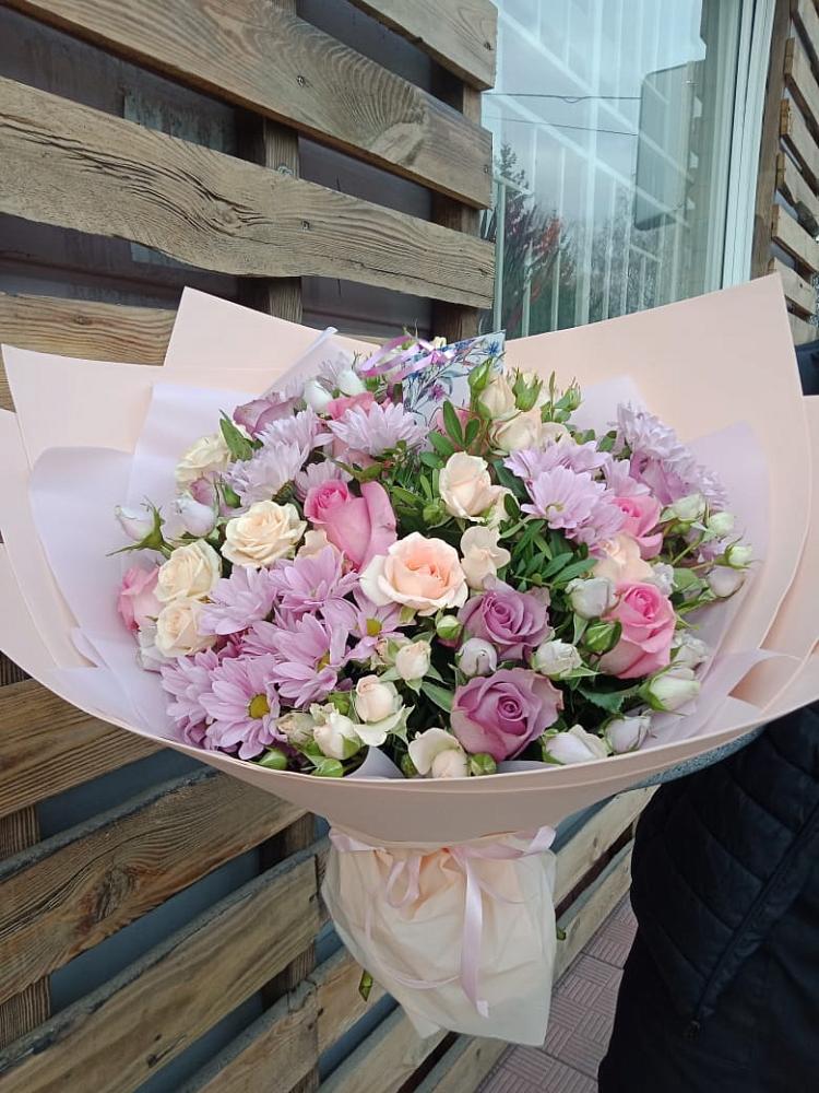 Букет цветов из: Розы и Хризантемы в Юбилейном