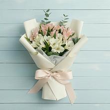 Букет цветов из:  Альстромерии в Юбилейном