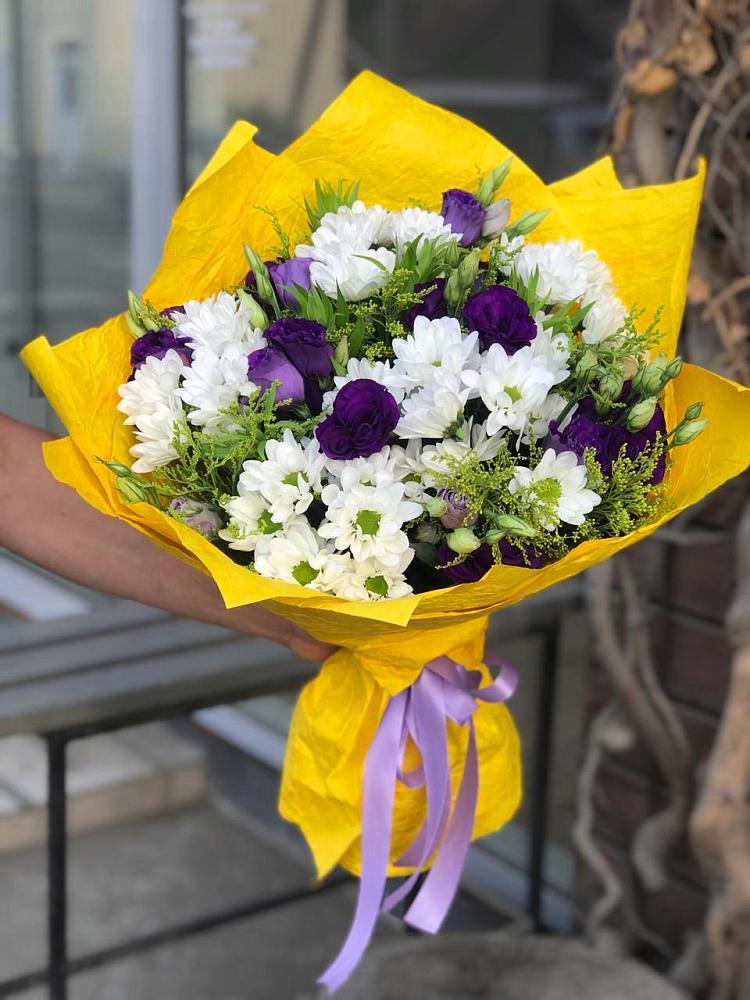 Букет цветов из: Ирисы, Хризантемы и Ромашки в Юбилейном