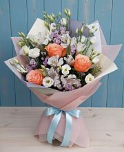 Букет цветов из:  Лизиантусы, Розы, Альстромерии и Гипсофила в Юбилейном