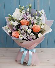 Букет цветов из:  Лизиантусы, Розы, Альстромерии и Гипсофила в Юбилейном