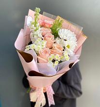 Букет цветов из:  Хризантемы и Розы в Юбилейном