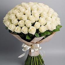 Букет 101 беля роза Белоснежка в Юбилейном