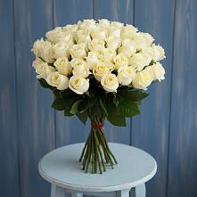 Букет 51 Белая роза Эдлесс Лав #REPLACE_PRED# Юбилейном