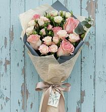 Букет цветов из:  Розы #REPLACE_PRED# Юбилейном