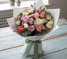 Букет цветов из:  Розы, Лизиантусы и Гвоздики #REPLACE_PRED# Юбилейном