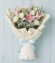 Букет цветов из:  Лилии в Юбилейном