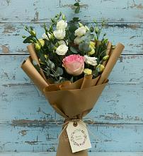 Букет цветов из:  Розы и Лизиантусы #REPLACE_PRED# Юбилейном