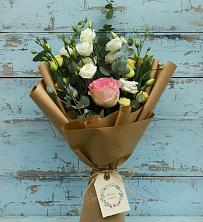 Букет цветов из:  Розы и Лизиантусы в Юбилейном