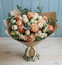 Букет цветов из:  Альстромерии и Розы в Юбилейном